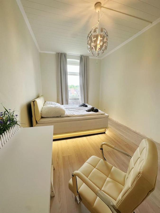 2 Schlafzimmer Waschenspuelmaschine Дуйсбург Экстерьер фото