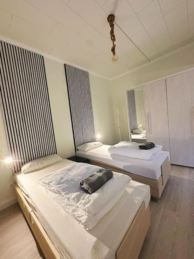 2 Schlafzimmer Waschenspuelmaschine Дуйсбург Экстерьер фото